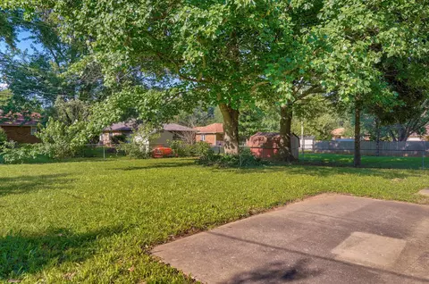 Exterior - 1037 W Lindberg St, Springfield, MO 65807 photo 4 of 11