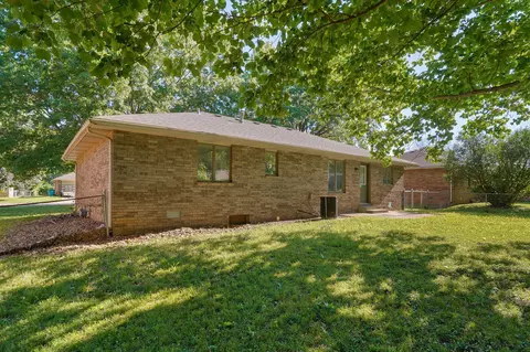 Exterior - 1037 W Lindberg St, Springfield, MO 65807 photo 8 of 11