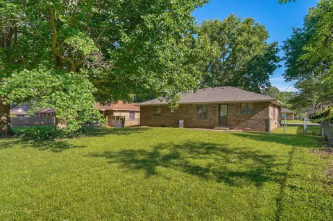 Exterior - 1037 W Lindberg St, Springfield, MO 65807 photo 6 of 11