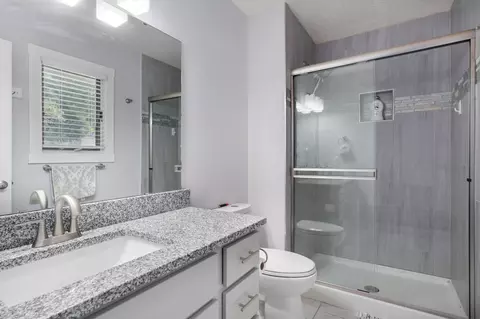 Bath - 1037 W Lindberg St, Springfield, MO 65807 photo 1 of 4