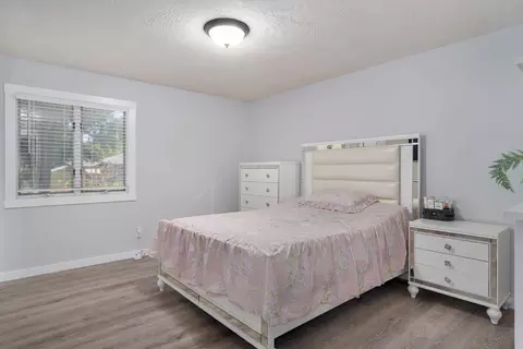 Bedroom - 1037 W Lindberg St, Springfield, MO 65807 photo 1 of 3