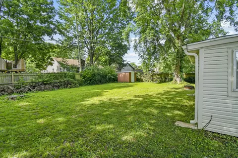Exterior - 736 E Greenwood St, Springfield, MO 65807 photo 8 of 9
