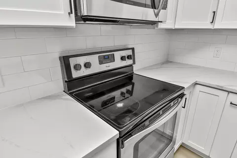 Kitchen - 736 E Greenwood St, Springfield, MO 65807 photo 5 of 5