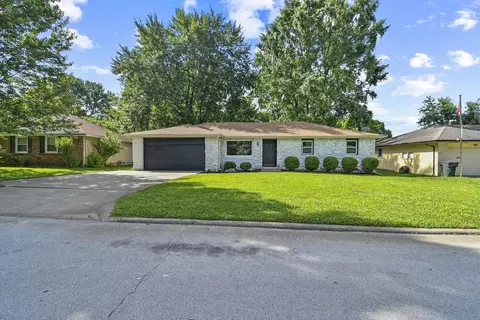 Exterior - 736 E Greenwood St, Springfield, MO 65807 photo 4 of 9