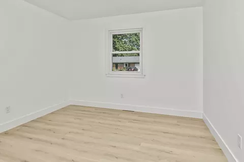 Bedroom - 736 E Greenwood St, Springfield, MO 65807 photo 3 of 4