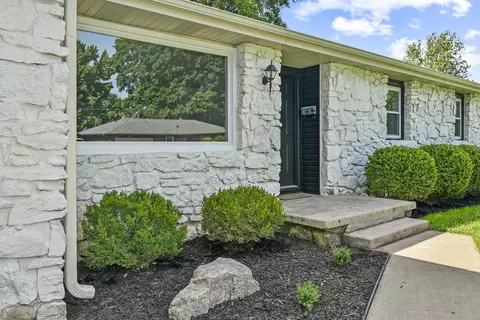 Exterior - 736 E Greenwood St, Springfield, MO 65807 photo 3 of 9