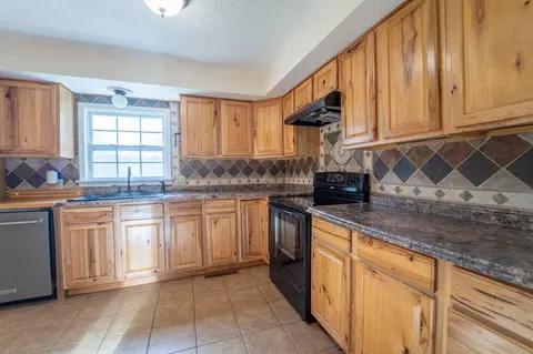 Kitchen - 5486 S Clay Ave, Springfield, MO 65810 photo 2 of 2