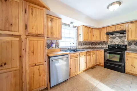 Kitchen - 5486 S Clay Ave, Springfield, MO 65810 photo 1 of 2