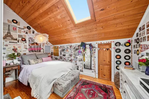 Bedroom - 637 S Weller Ave, Springfield, MO 65802 photo 6 of 8