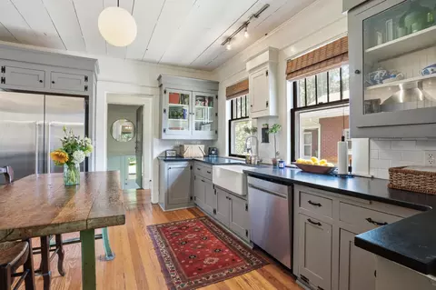 Kitchen - 637 S Weller Ave, Springfield, MO 65802 photo 2 of 5