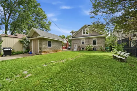 Exterior - 637 S Weller Ave, Springfield, MO 65802 photo 3 of 10