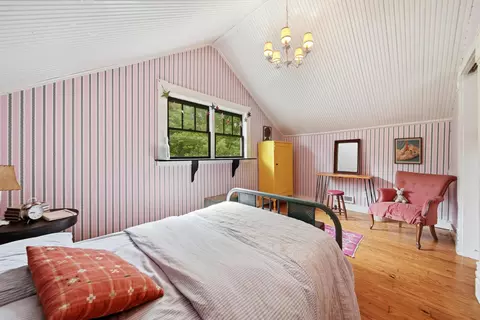 Bedroom - 637 S Weller Ave, Springfield, MO 65802 photo 8 of 8