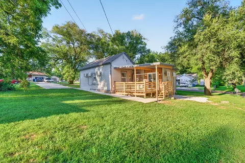 Exterior - 2900 W Lombard St, Springfield, MO 65802 photo 8 of 9