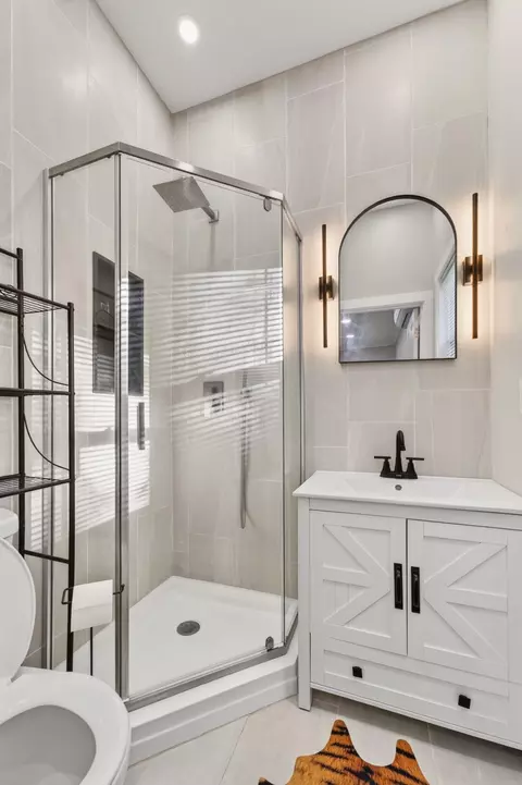 Bath - 2900 W Lombard St, Springfield, MO 65802 photo 1 of 5