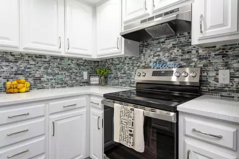 Kitchen - 3440 S Delaware Ave #118, Springfield, MO 65804 photo 3 of 3