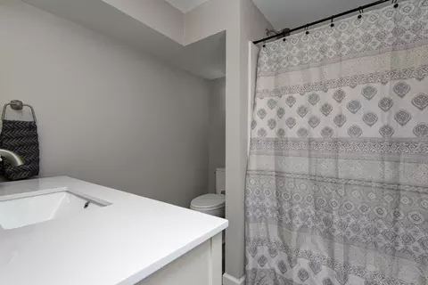 Bath - 3440 S Delaware Ave #118, Springfield, MO 65804 photo 4 of 5