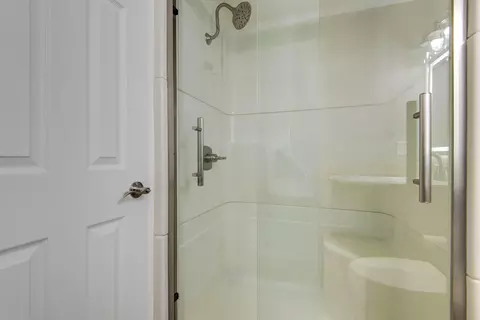 Bath - 3440 S Delaware Ave #118, Springfield, MO 65804 photo 3 of 5