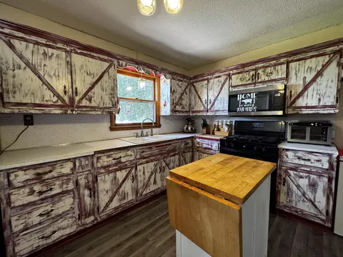 Kitchen - 15232 E St Highway 76, Ava, MO 65608 photo 1 of 2