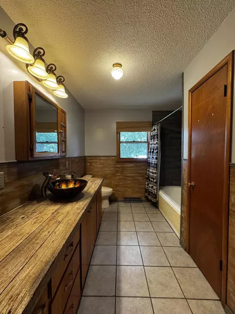 Bath - 15232 E St Highway 76, Ava, MO 65608 photo 1 of 2