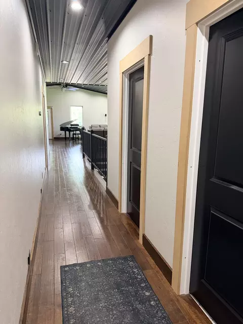 Entry Way - 71 Castlegate Dr, Seymour, MO 65746 photo 1 of 2