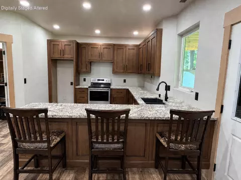 Kitchen - 71 Castlegate Dr, Seymour, MO 65746 photo 4 of 4