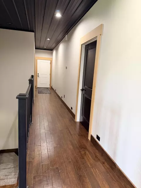 Entry Way - 71 Castlegate Dr, Seymour, MO 65746 photo 2 of 2