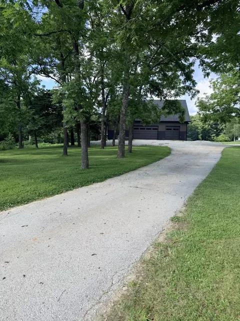 Exterior - 71 Castlegate Dr, Seymour, MO 65746 photo 6 of 8
