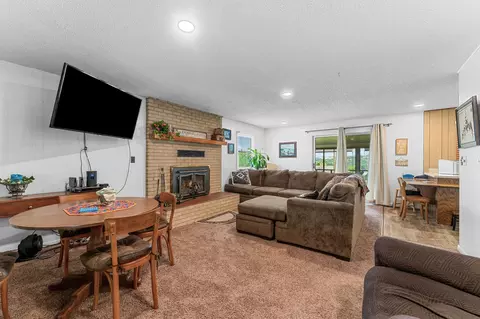 Living - 25691 Hillcrest Dr, Shell Knob, MO 65747 photo 2 of 3