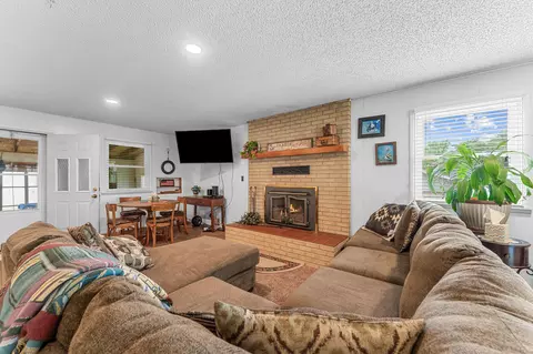 Living - 25691 Hillcrest Dr, Shell Knob, MO 65747 photo 1 of 3
