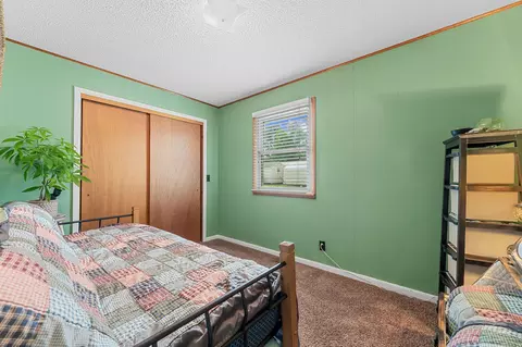 Bedroom - 25691 Hillcrest Dr, Shell Knob, MO 65747 photo 4 of 4