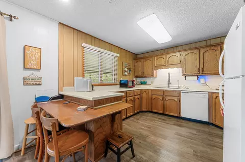 Kitchen - 25691 Hillcrest Dr, Shell Knob, MO 65747 photo 1 of 5