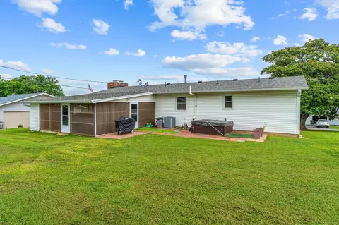 Exterior - 25691 Hillcrest Dr, Shell Knob, MO 65747 photo 9 of 10
