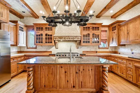 Kitchen - 6108 S Bluff Ridge Rd, Ozark, MO 65721 photo 2 of 11