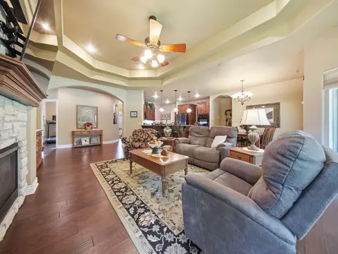 Living - 599 Penzance Dr, Nixa, MO 65714 photo 2 of 5