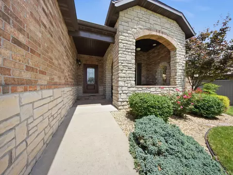 Exterior - 599 Penzance Dr, Nixa, MO 65714 photo 3 of 13