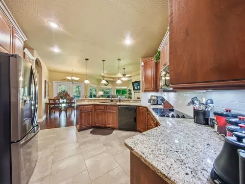 Kitchen - 599 Penzance Dr, Nixa, MO 65714 photo 4 of 4