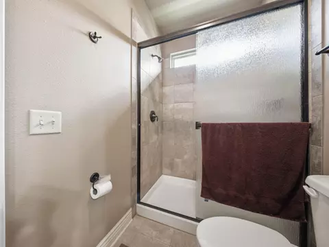 Bath - 599 Penzance Dr, Nixa, MO 65714 photo 5 of 5