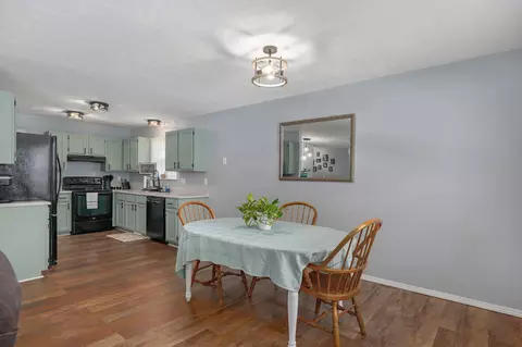 Dining - 405 Lynn Dr, Clever, MO 65631 photo 2 of 2