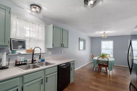 Kitchen - 405 Lynn Dr, Clever, MO 65631 photo 3 of 3