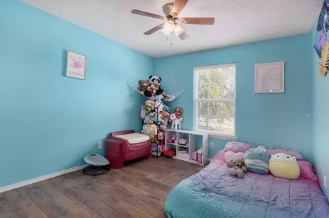Bedroom - 405 Lynn Dr, Clever, MO 65631 photo 3 of 4