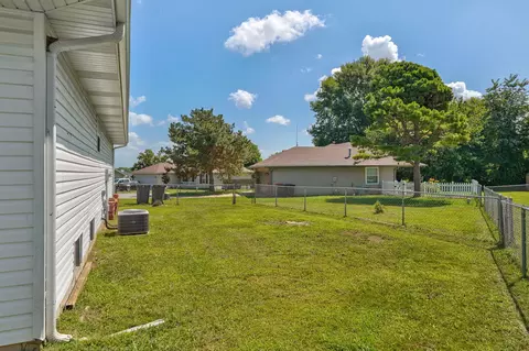 Exterior - 405 Lynn Dr, Clever, MO 65631 photo 11 of 12