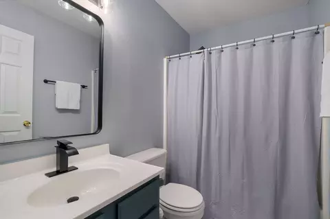 Bath - 405 Lynn Dr, Clever, MO 65631 photo 1 of 2