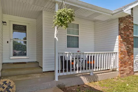 Exterior - 405 Lynn Dr, Clever, MO 65631 photo 3 of 12