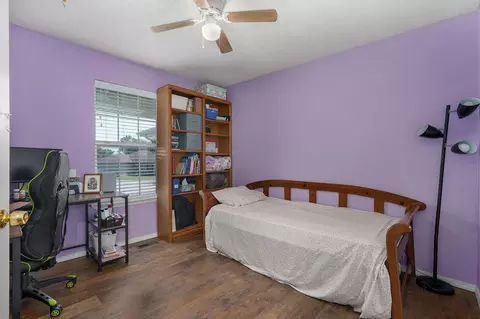 Bedroom - 405 Lynn Dr, Clever, MO 65631 photo 4 of 4