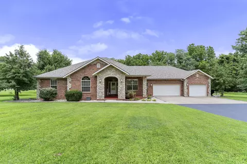 4465 N Raintree Dr, Willard, MO 65781