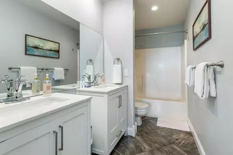 Bath - 39 Lantern Bay Ln # 6, Branson, MO 65616 photo 1 of 2