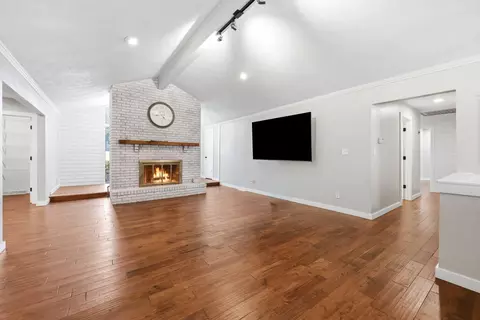 Living - 1050 E Camorene St, Springfield, MO 65803 photo 2 of 6