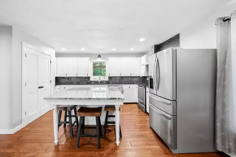 Kitchen - 1050 E Camorene St, Springfield, MO 65803 photo 1 of 4