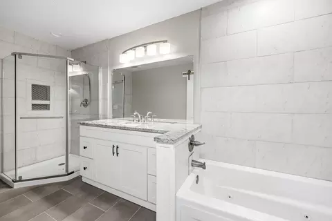 Bath - 1050 E Camorene St, Springfield, MO 65803 photo 1 of 5