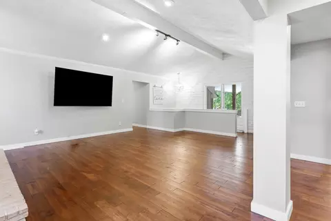 Living - 1050 E Camorene St, Springfield, MO 65803 photo 1 of 6